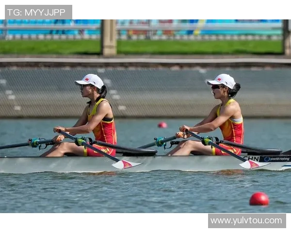 中国赛艇男队八人艇冲金成功，历史首次